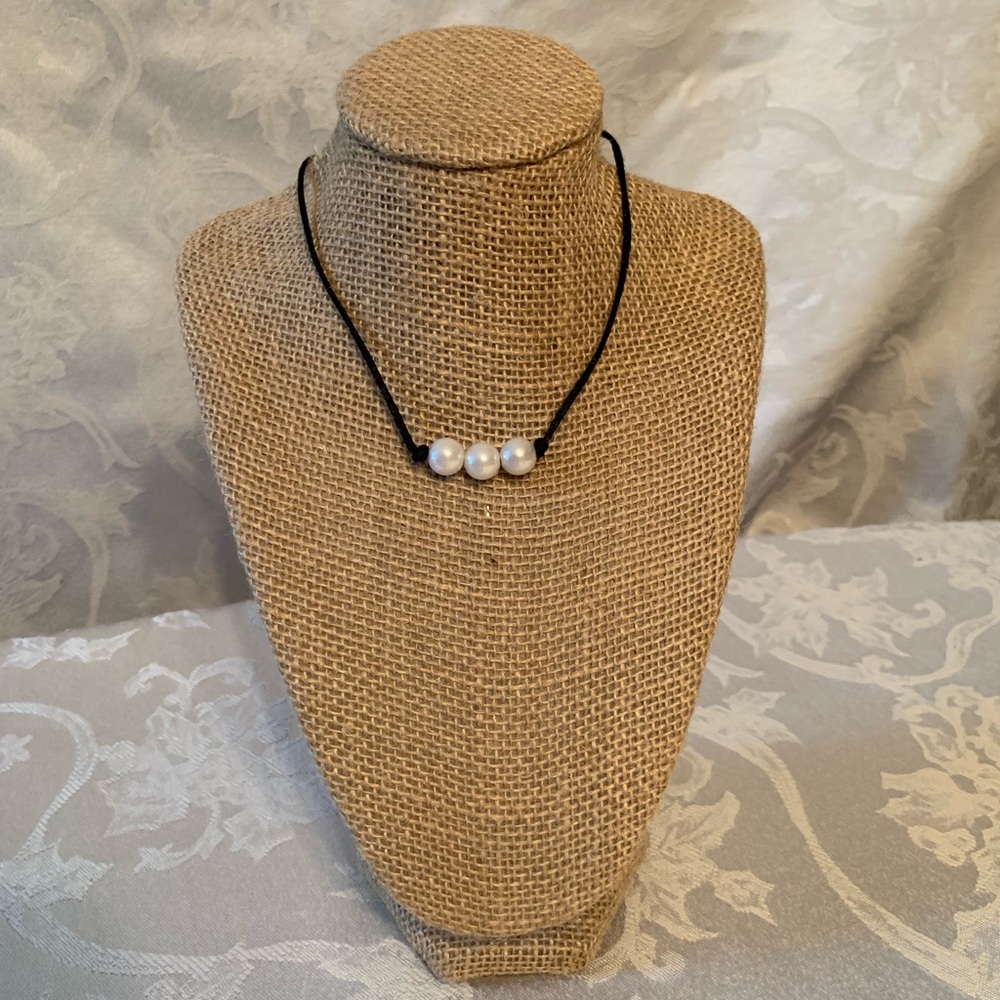 Triple Pearl Choker